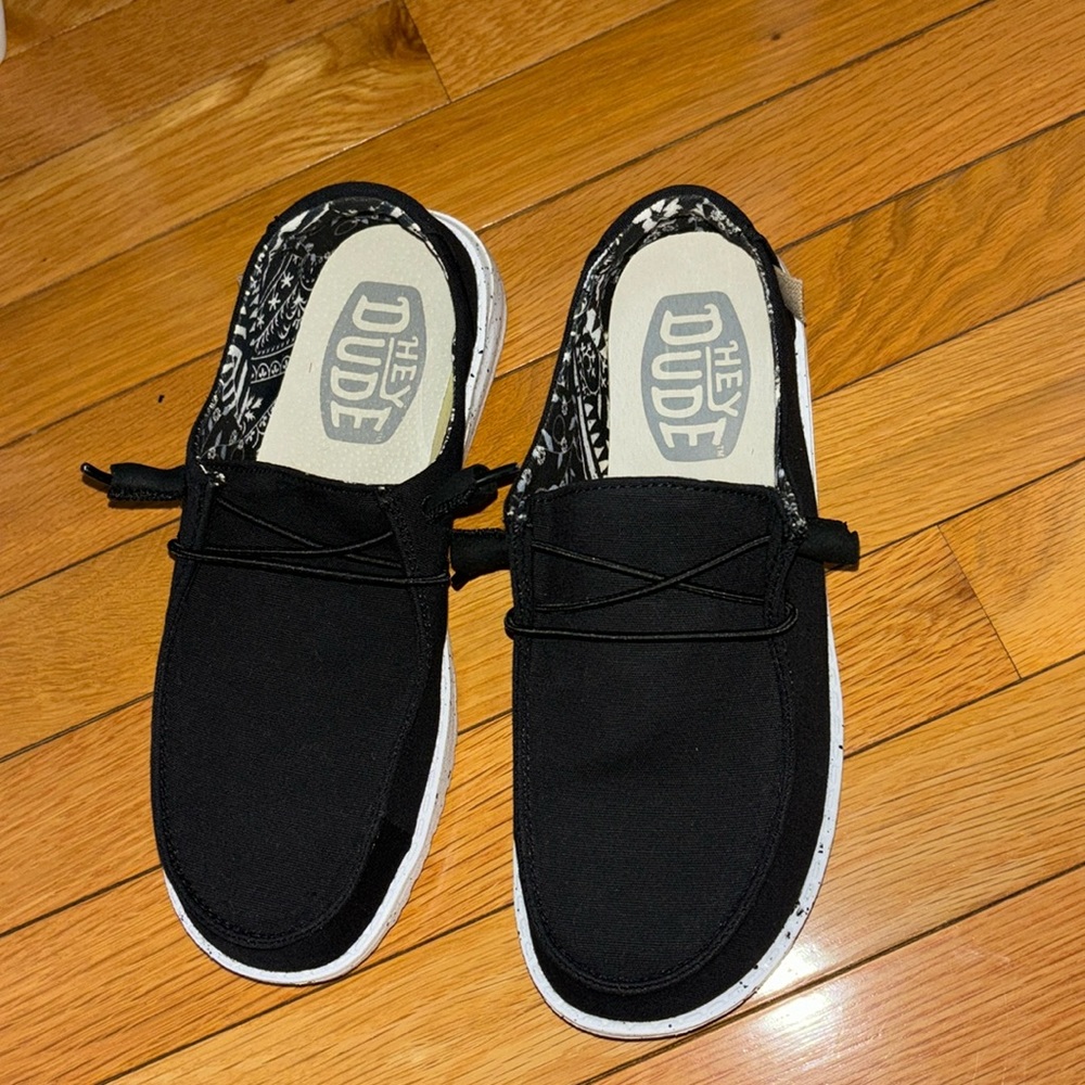 Brand New- Womens Hey Dudes size 7